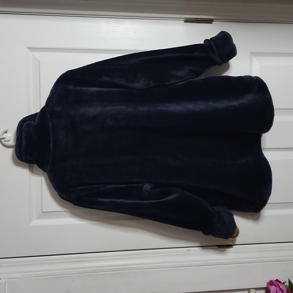 Faux Fur Coat. - Picture 2 of 7